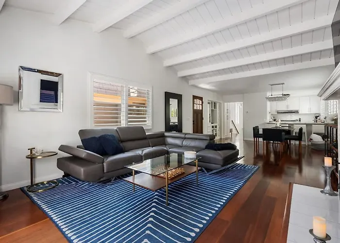 Luxury La Jolla Home With Jacuzzi
